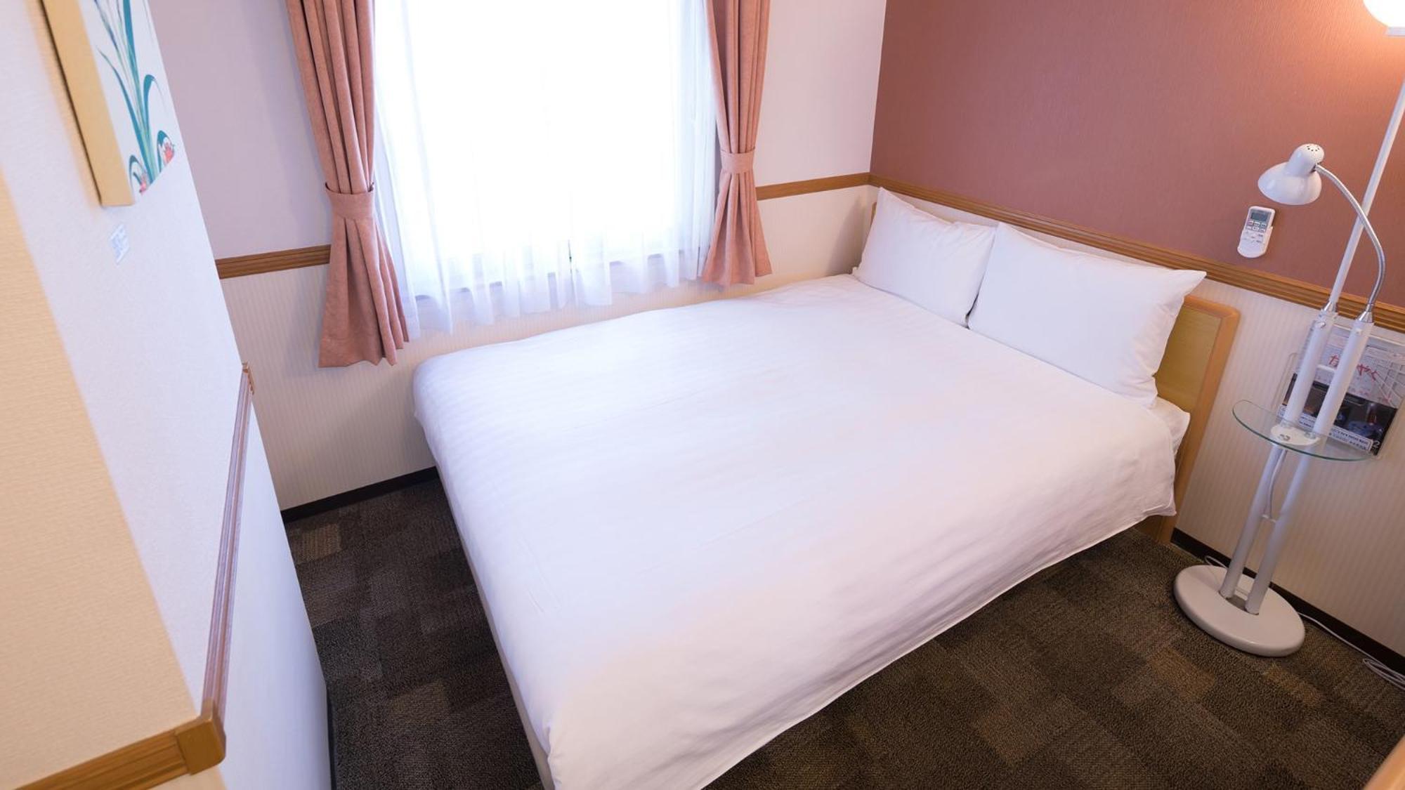 Toyoko Inn Higashi-Hiroshima Saijo Ekimae Værelse billede