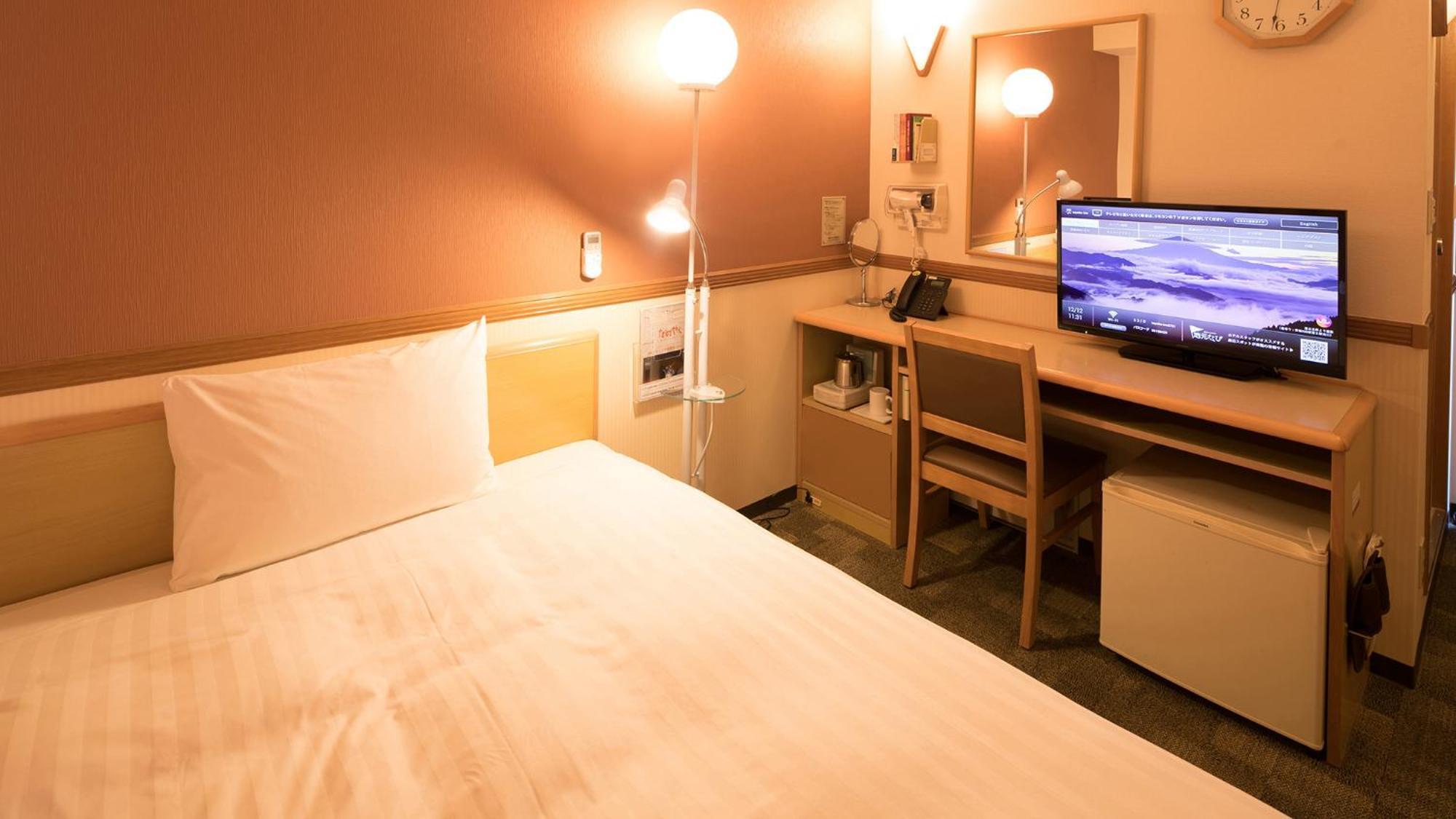 Toyoko Inn Higashi-Hiroshima Saijo Ekimae Værelse billede