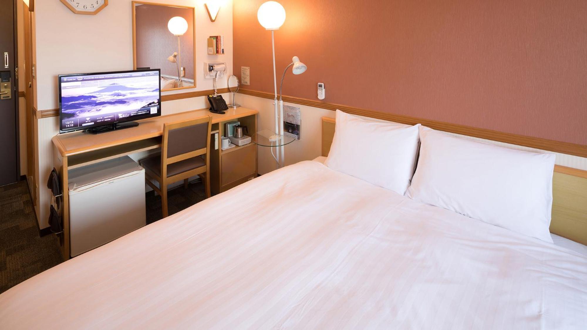 Toyoko Inn Higashi-Hiroshima Saijo Ekimae Værelse billede