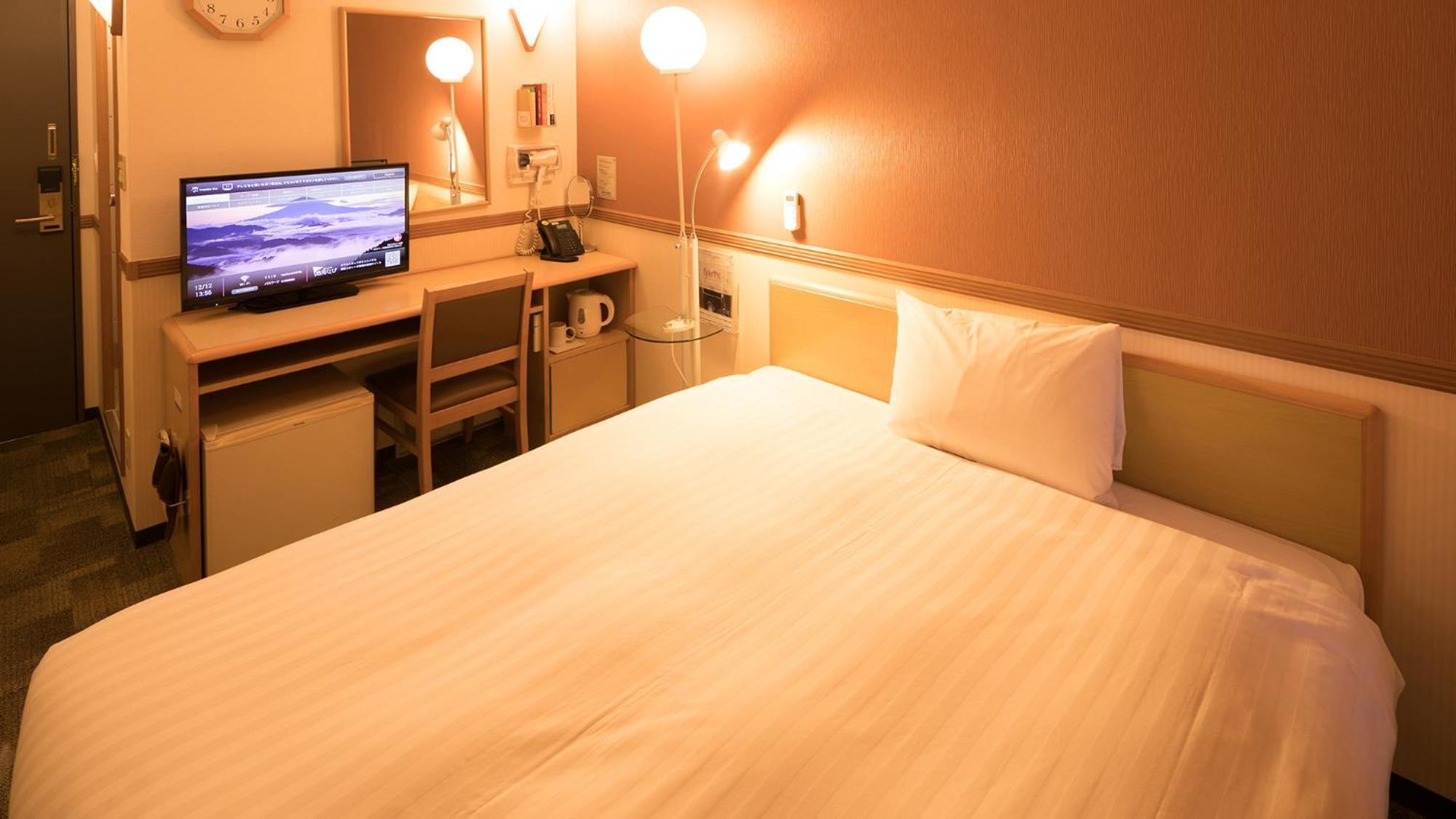 Toyoko Inn Higashi-Hiroshima Saijo Ekimae Værelse billede