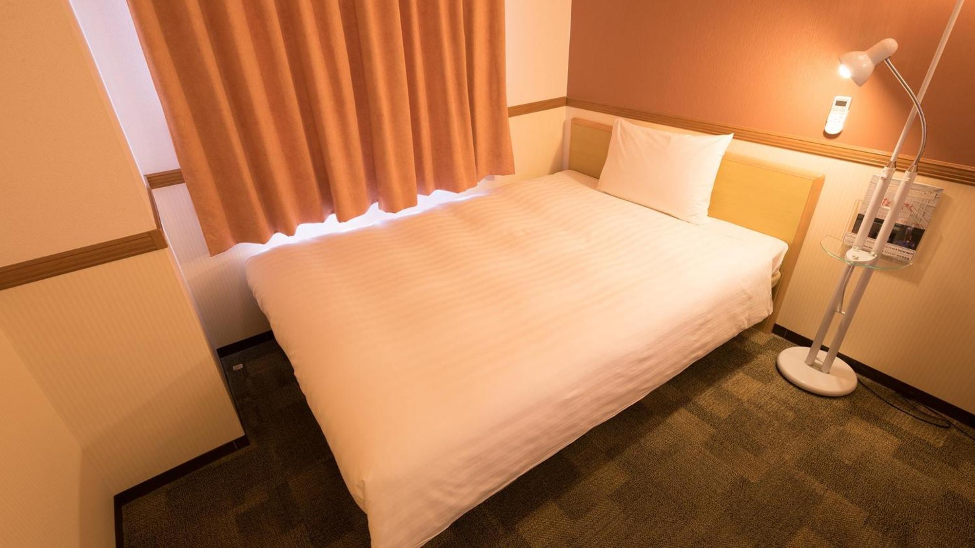 Toyoko Inn Higashi-Hiroshima Saijo Ekimae Værelse billede